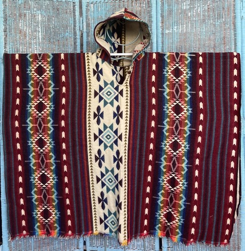 Wholesale Lot 10 Alpaca Ponchos delivery in 1 day, made of llama wool yarn - Picture 8 of 10