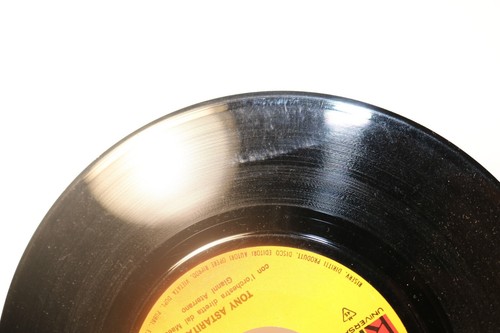 TONY ASTARITA 'E Carezze D' 'O Munno 1968 King AFK 56081 45 Italy 7" - Picture 4 of 5