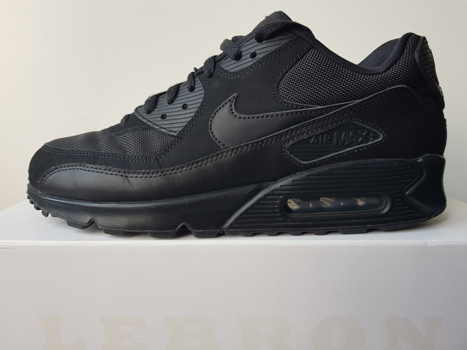 Nike Taille Air Max 90 Essential Taille Nike 44 COMME NEUVE a8dbd7 ... Nike Taille Air Max 90 Essential Taille Nike 44 COMME NEUVE a8dbd7