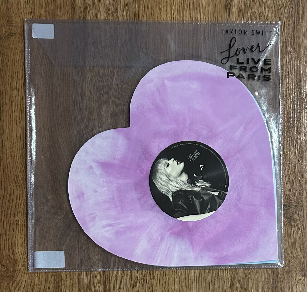 Taylor Swift - LOVER (Live From Paris) HEART SHAPED vinyl Taylor Swift - LOVER (Live From Paris) HEART SHAPED vinyl
