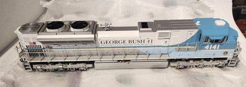 MTH O Scale SD70ACE DIESEL ENGINE George H Bush #4141 w/Proto-Sound 2.0  - Picture 2 of 14