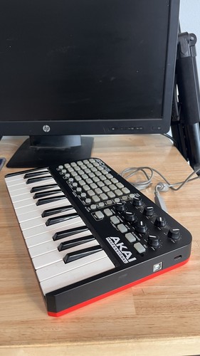 Akai Professional APC Key 25 MK1 MIDI Keyboard Controller - Picture 3 of 3