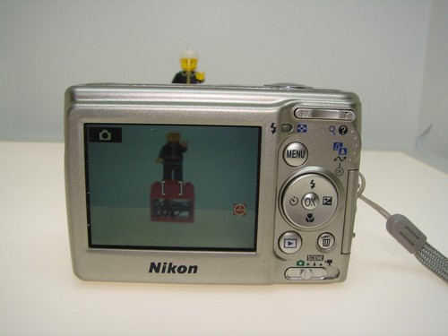 Nikon COOLPIX L11 6.0 MP Digital Camera 3x Optical Zoom 2.4" LCD Silver Tested - Picture 2 of 14