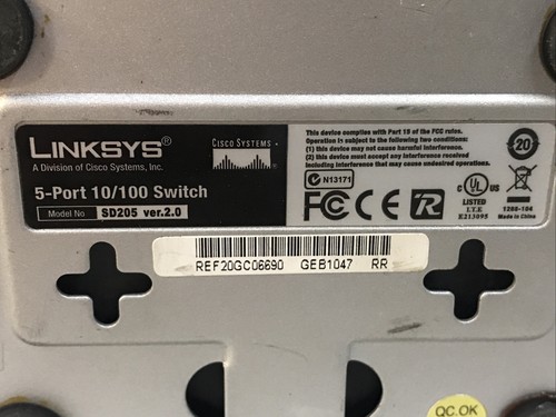 Cisco Linksys SD205 v2 5-Port 10/100 Network Switch 10/100 - Picture 3 of 3