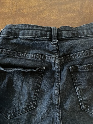 Delia’s Liv Denim Stretchy, Shorts Size 00. 4 Inch Inseam - Picture 6 of 6