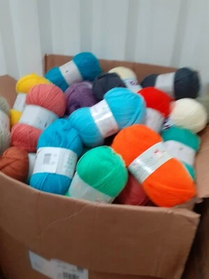 KINGCOLE,CYGNET,ROBIN,RICO ECT Joblot Bundle 1kg dk branded yarn - 10 odd balls-stock Clearance