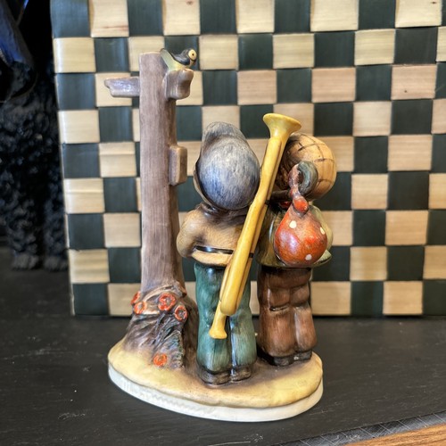 Vintage Hummel Goebel Figurine: CROSSROADS #331 - 1955 W. Germany - Picture 3 of 7