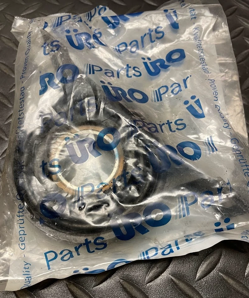 Soporte central del eje de transmisión URO - 26-12-1-227-997 - Para BMW 740i, 740iL y 750iL Foto 2 de 4