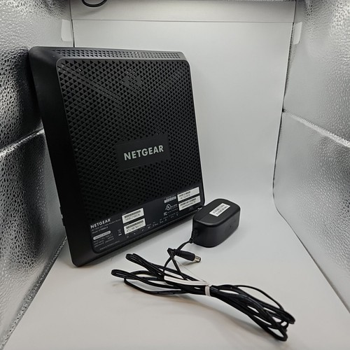 Netgear Nighthawk C7000v2 AC1900 Wi-Fi Internet Cable Modem Router 2.4GHz 5GHz - Bild 1 von 2