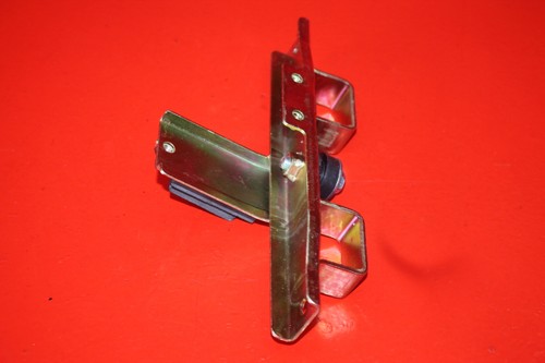 16 HYOSUNG GT250R FRONT SEAT MOUNTING BRACKET MOUNT "0 MILES" - Picture 5 of 8