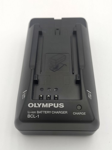 Olympus E-1 4/3 System Camera with Olympus HLD-2 Grip. - Bild 10 von 13
