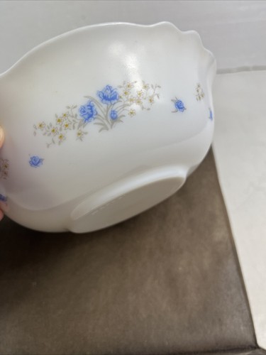 Milk glass French Arcopal Romantique Cereal Bowls Set Of 2. Vintage - Picture 8 of 11