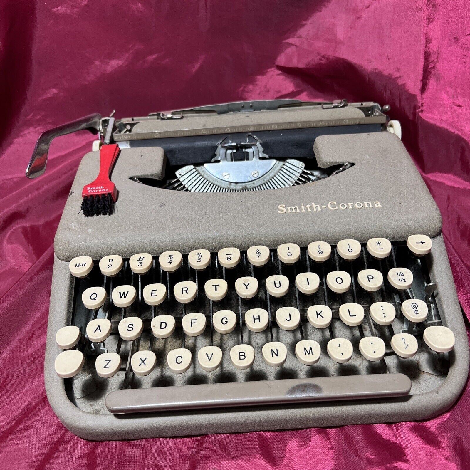 Smith Corona 'Electric' portable typewriter (1950s) - $650 - Antique  Typewriters