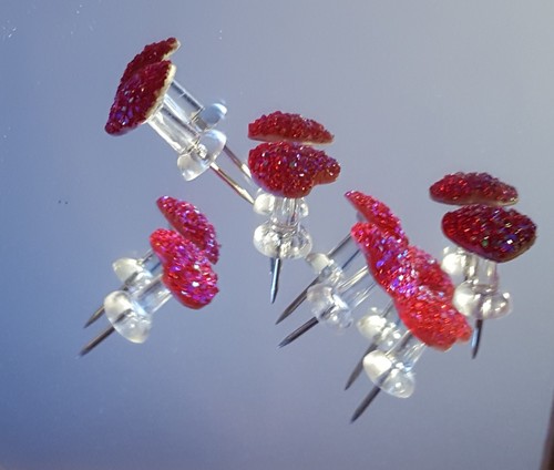DARK PINK SPARKLE HEART 14MM NOVELTY PUSH PINS THUMB TACKS 4 CORK NOTICE BOARDS - Picture 5 of 5