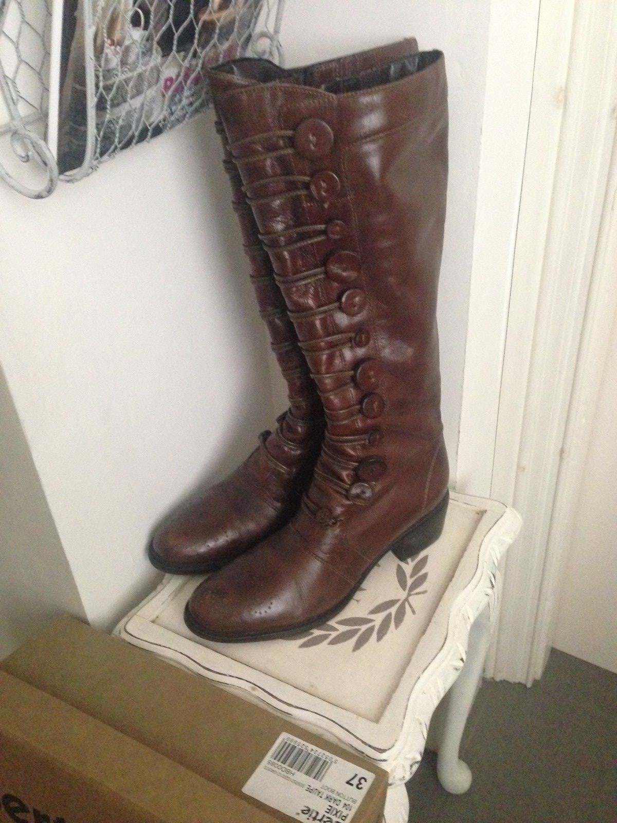 BERTIE BERTIE BERTIE dark tan brown (taupe) PIXIE button BOOT4 37hardly worn ( new) 06d980 BERTIE BERTIE BERTIE dark tan brown (taupe) PIXIE button BOOT4 37hardly worn ( new) 06d980