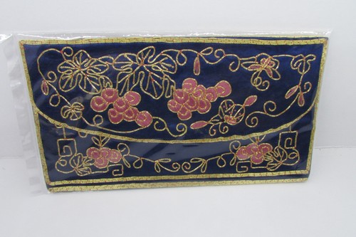 Women's Embroidered Chinese Silk Wallet/Cash Holder - Picture 3 of 33