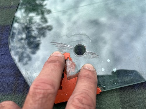 Jaguar XJS V12 Convertible Driver Left Side Window Glazing - Picture 5 of 6