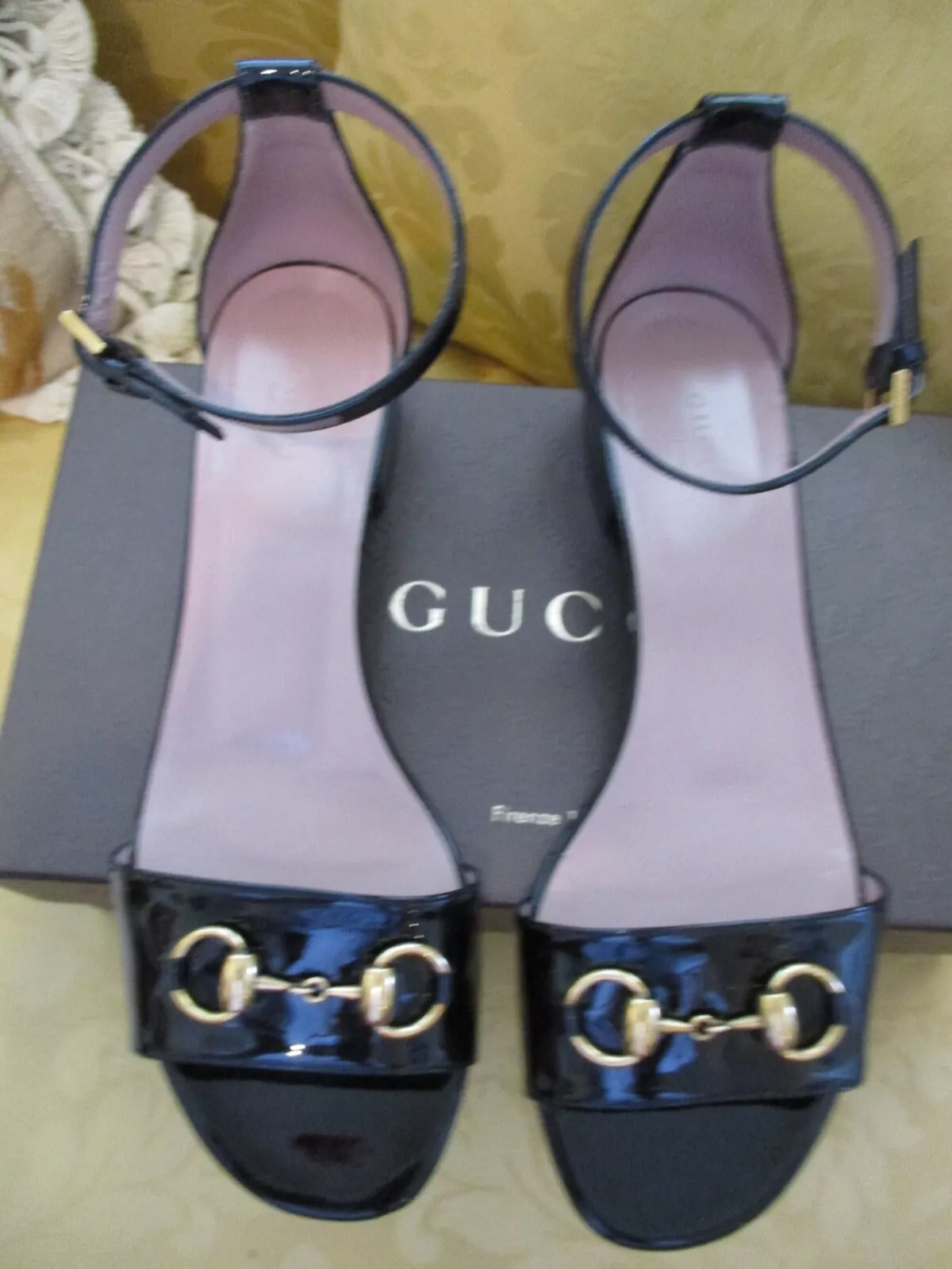 * SANDALES GUCCI : chaussure en cuir verni noir logo Horsebit sangle cheville talon 1