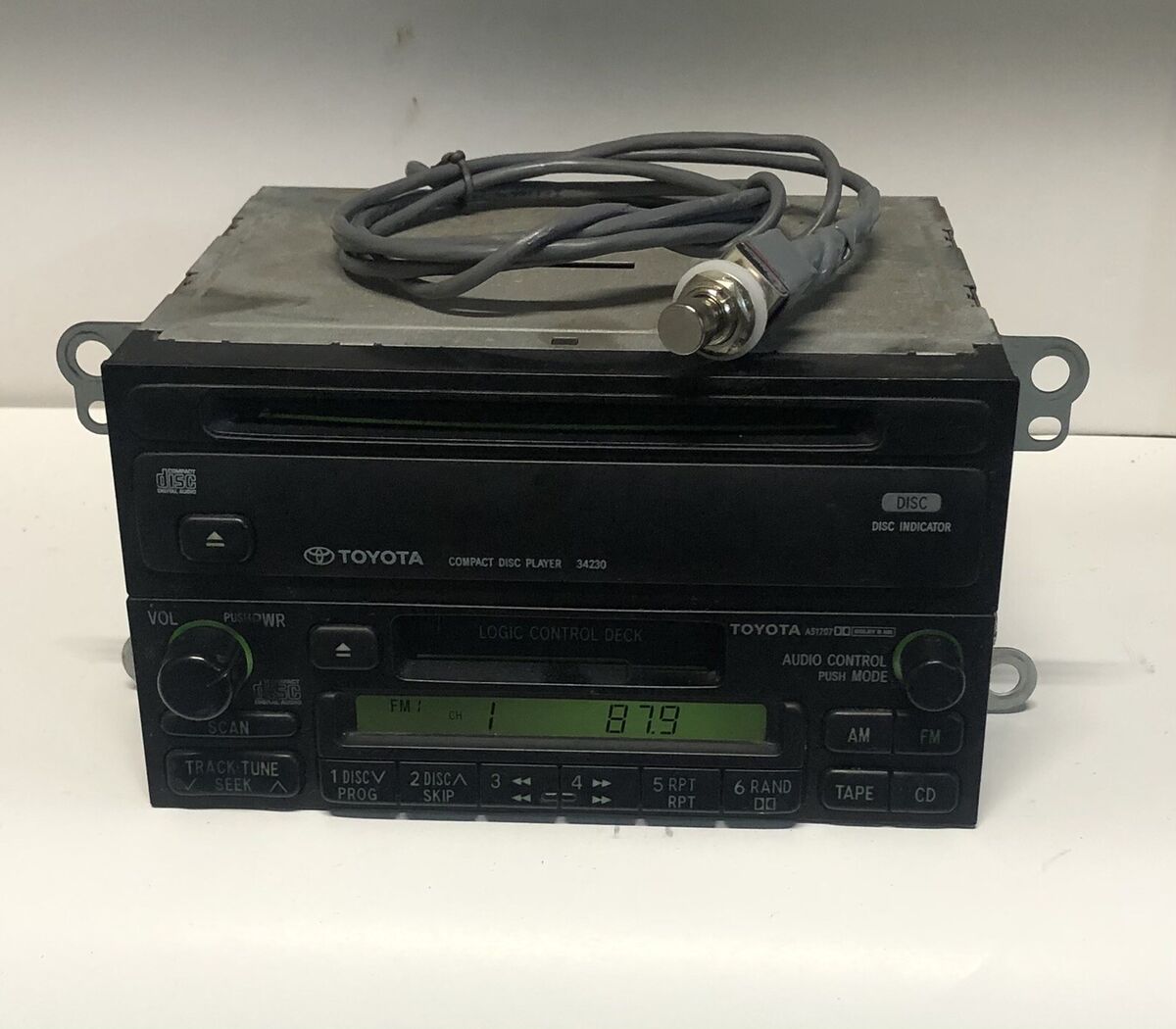 ✓99-01 TOYOTA 4Runner OEM Radio AMFM With CD Slave