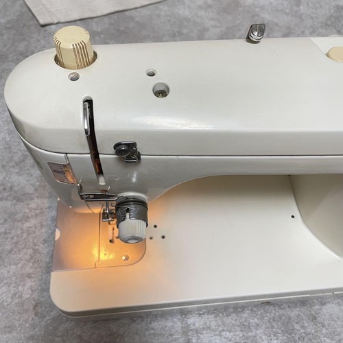 Juki SPUR TL-90 Sewing Machine w/ Foot Controller Tested Used From Japan - Picture 5 of 13