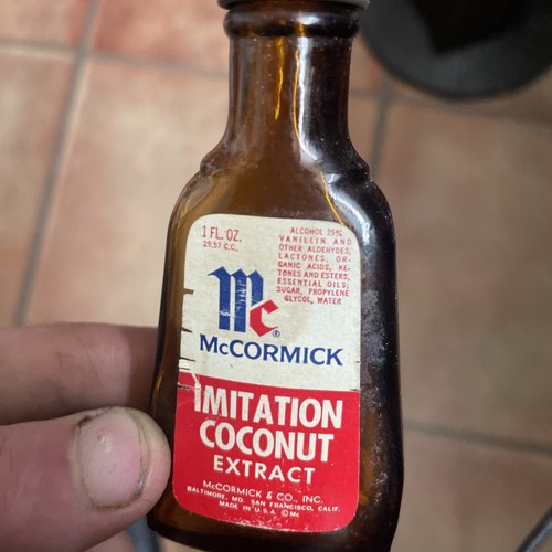 Vin 1970s Vidrio McCormick Imitación Extracto de Coco 1 OZ Botella Tapa Metal Vacía - Imagen 3 de 8