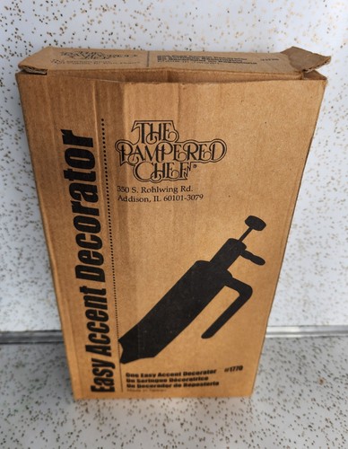 The Pampered Chef Easy Accent Cake Decorator #1775 Lot of 2 - Picture 13 of 15