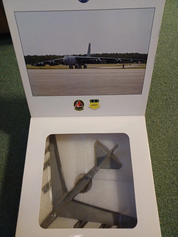 Herpa Diecast escala 1/200 B-52H STRATOFORTRESS, NUEVO nunca exhibido, guardado en caja Foto 3 de 4