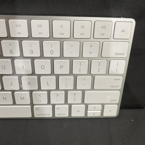 Apple Wireless Magic Keyboard A1644 - Used Great Condition TESTED - Picture 4 of 6