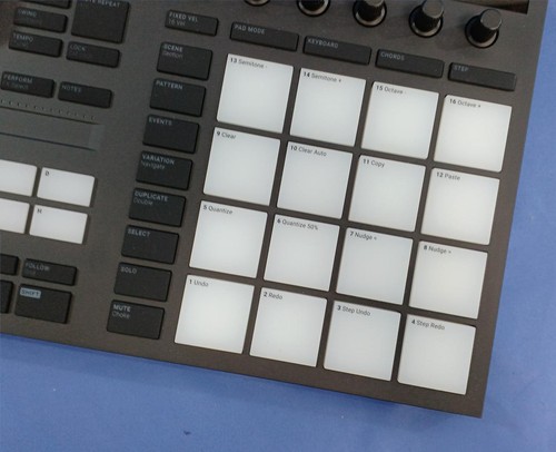 NATIVE INSTRUMENTS MASCHINE MK3 - Bild 4 von 20