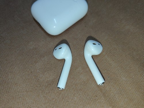 Originale Apple AirPods 2. Generation mit Ladecase und Ladekabel Weiß - Bild 3 von 6