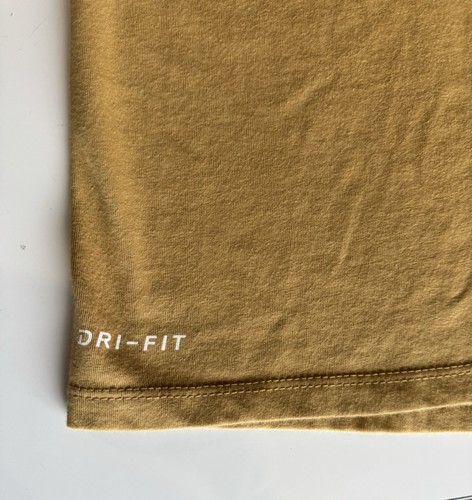Camiseta Nike PUMAS UNAM Logo Para Hombre Manga Corta Calce Suelto -GRANDE - Imagen 5 de 7
