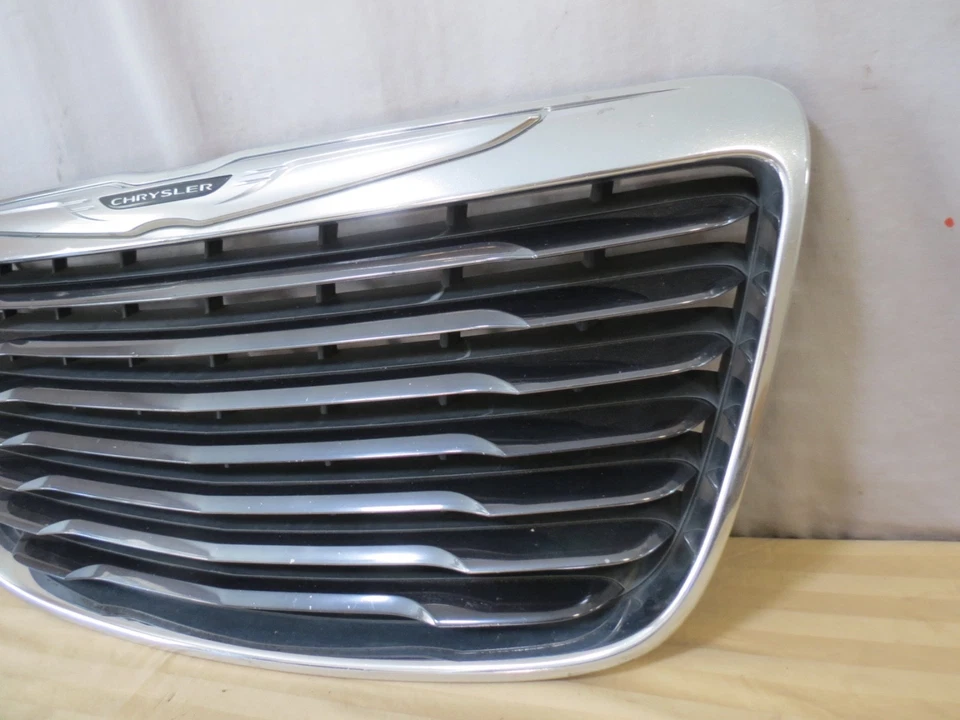 11 12 13 14 Chrysler 300 Front UPPER Bumper Grille Grill Mesh Chrome OEM Foto 2 de 4