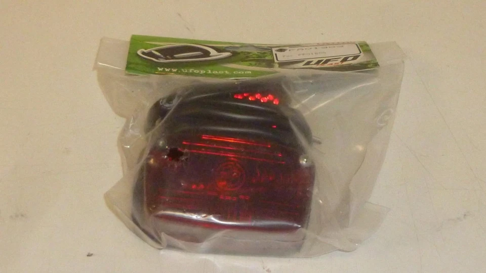 Luz Trasera Taillight Para PP01204 Roja - Imagen 3 de 4