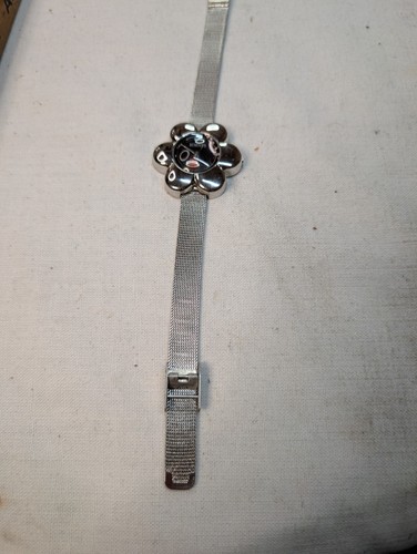 Rumours Ladybug Watch, Silvertone Flower Shaped Case On Metal Bracelet Fresh Bat - Bild 12 von 13