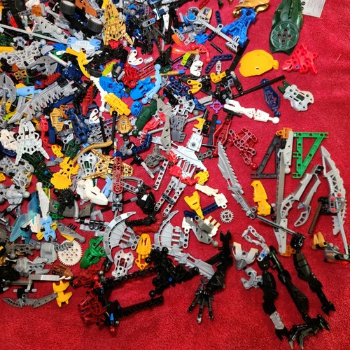 LEGO Bionicle Lot 5+ lbs Masks Kanoka Discs Toa Bohrok Rahkshi Parts Early 2000s - Picture 13 of 19