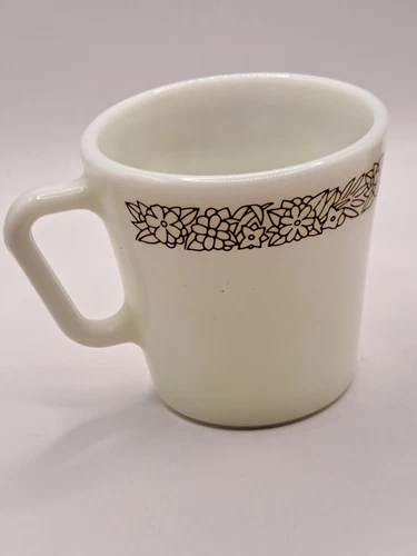 VTG Pyrex Coffee Brown 70s  Milk Glass Mugs Cups Woodland Pattern Corning 