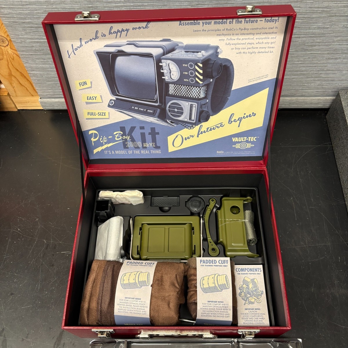 Fallout PIPBOY 2000mkⅥ &amp; PIPBOY stand The Wand Company WRC12219 Fallout Pip-Boy Bluetooth Speaker