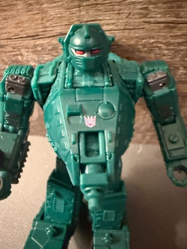 Transformers Legacy United Deluxe Go-Bots Treds mit Custom Waffe + Rucksack Adap - Bild 3 von 5