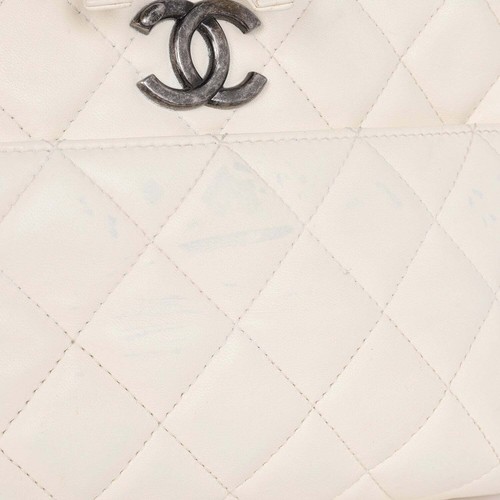 Chanel Trendy CC Bowling Bag Quilted Lambskin Leather Small White - Picture 8 of 15