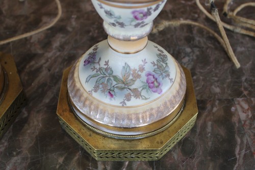 Matching Set Violet Purple Floral Porcelain Ceramic Tall Antique Table Lamps - Picture 5 of 10