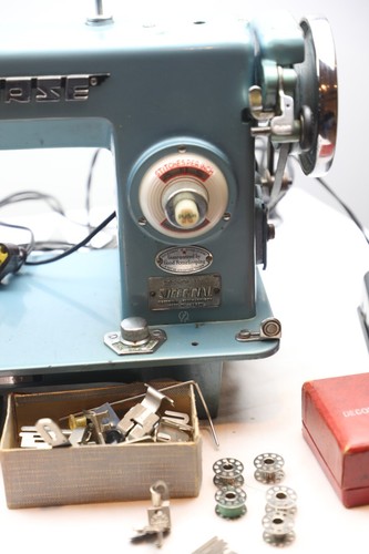 Runs Morse Sewing Machine 1960s Blue Toyota R-5LP Pedal Accessories Paper Work - Bild 6 von 21