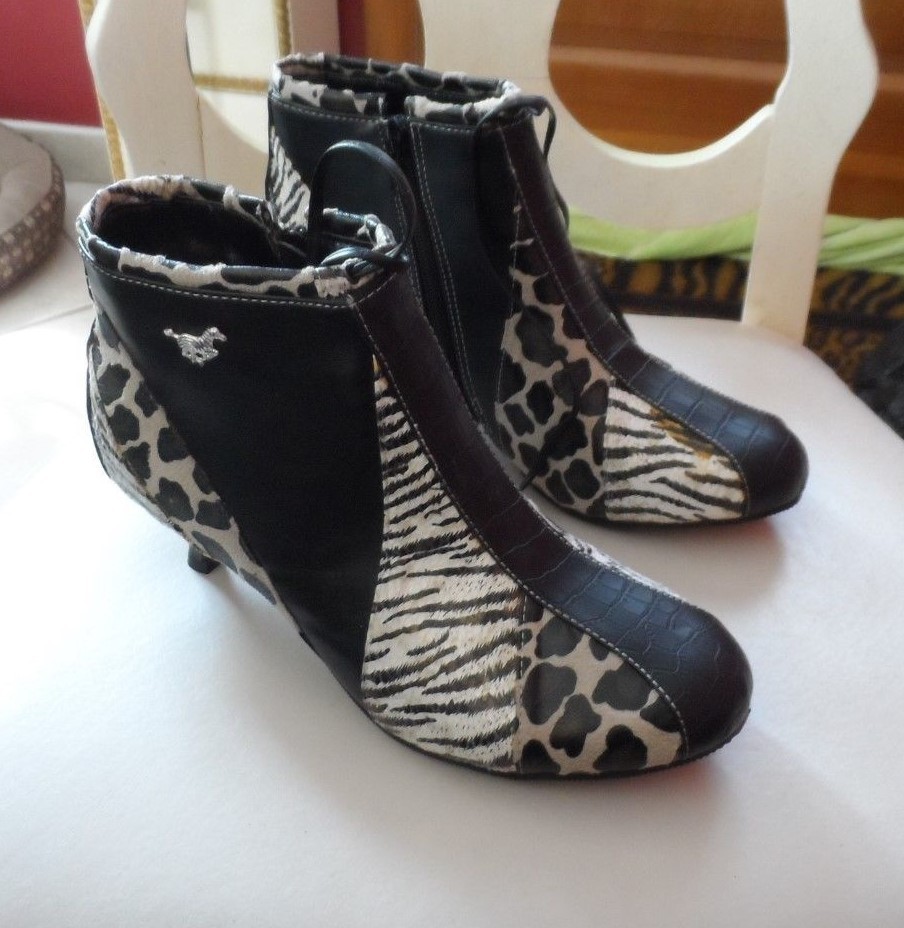 NEW IN BOX SAINT FRANCIS COUTURE LEATHER BOOTIES ANIMAL PRINT SZ 9.0 NEW IN BOX SAINT FRANCIS COUTURE LEATHER BOOTIES ANIMAL PRINT SZ 9.0