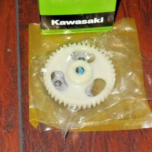 KAWASAKI KLX110 KLX 110, Z125 PRO ENGINE OIL PUMP ASSEMBLY 160821052