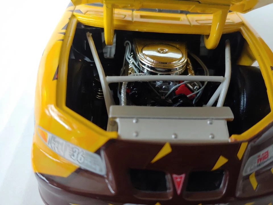 1:24 scale Ken Schrader #36 M&M’s/Snickers Cruncher Bar, 2001 Grand Prix Elite - Image 2 of 4