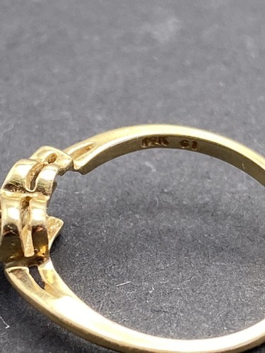 Anillo de cóctel vintage de oro amarillo de 10 quilates con acento de diamantes G1. - Imagen 6 de 10