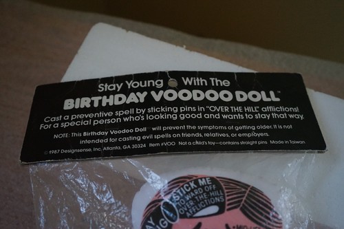 Vintage 1987 Designsense Stay Young with the Birthday Voodoo Puppe Plüsch - Bild 3 von 3