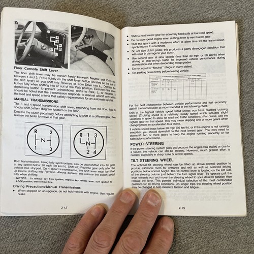 1981 Chevrolet Malibu Owners Manual with Extras - Foto 13 di 19