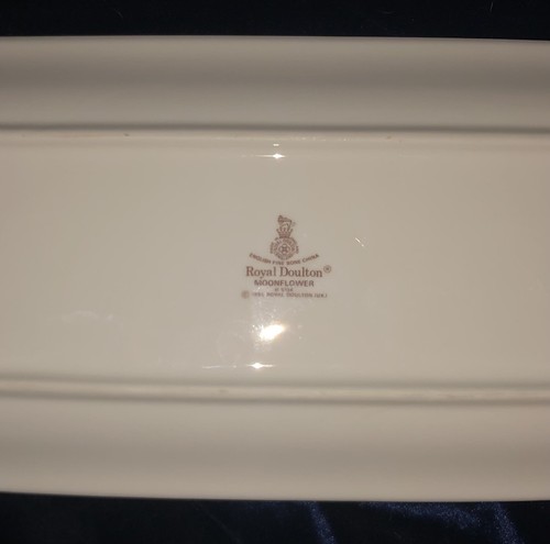 Beautiful Royal Doulton Moonflower Tray, Rectangular 1985, VGC, 28.5cm long VGC. - Picture 2 of 3