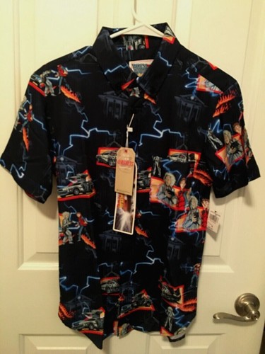 Camisa RSVLTS Regreso al Futuro OUTATIME Talla XS Marty Doc Universal Studios Nueva con Etiquetas - Imagen 4 de 37