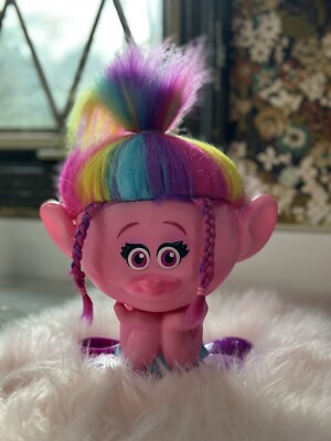 DreamWorks Trolls Poppy Rainbow Hair Styling Doll Large Head